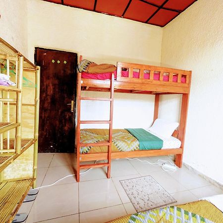 Randa'S House I Homestay ルヘンゲリ エクステリア 写真