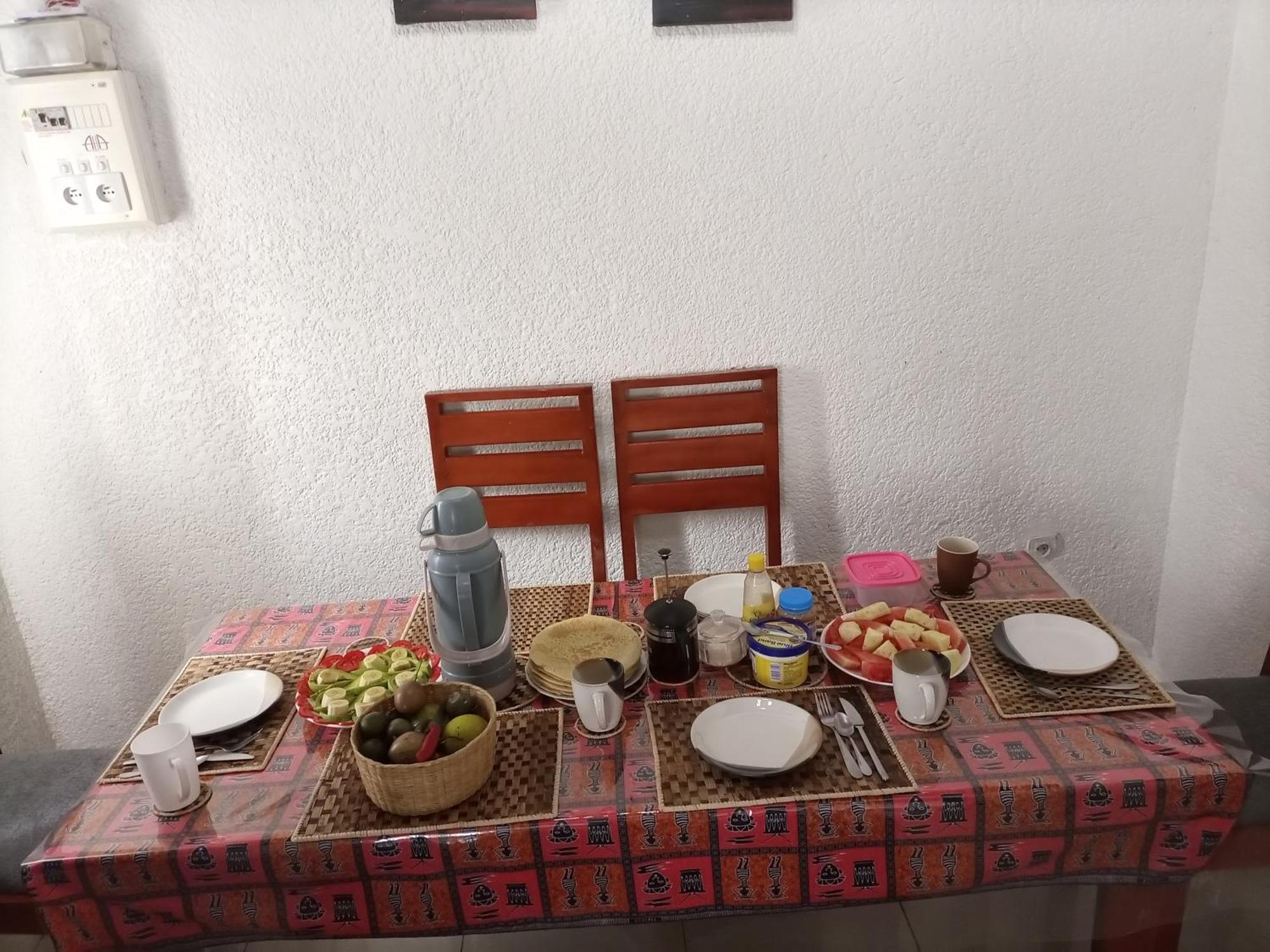 Randa'S House I Homestay ルヘンゲリ エクステリア 写真