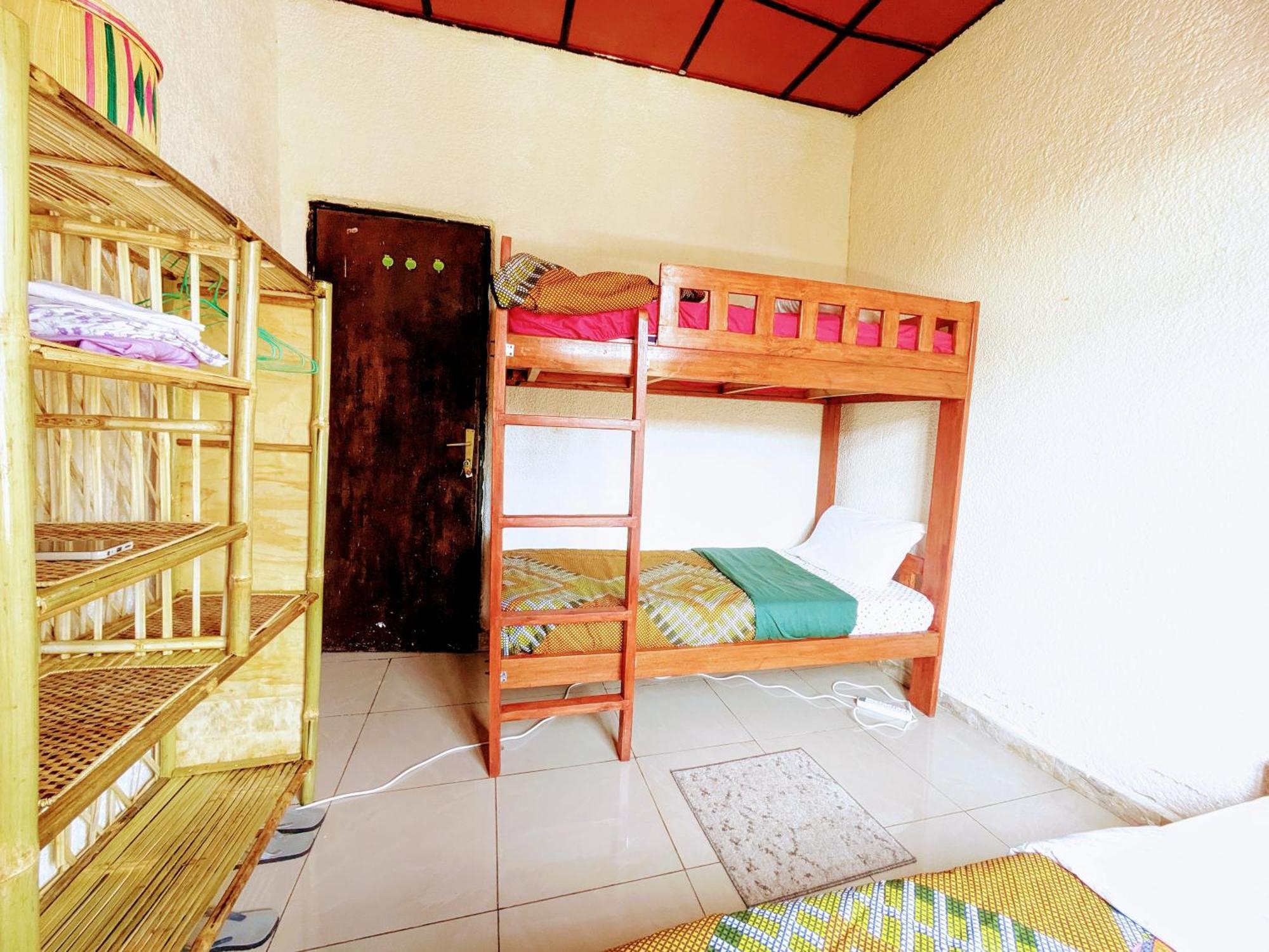 Randa'S House I Homestay ルヘンゲリ エクステリア 写真