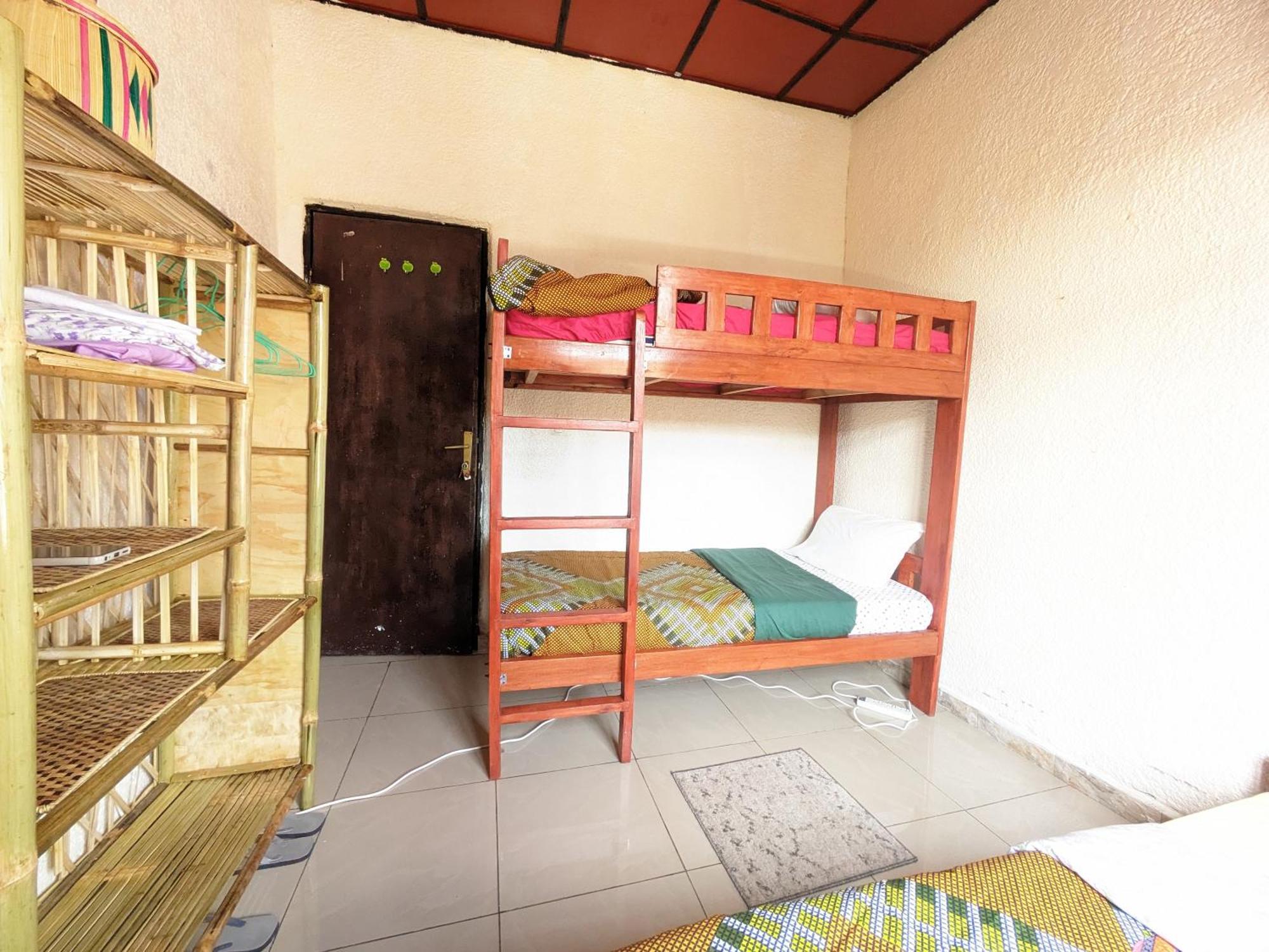 Randa'S House I Homestay ルヘンゲリ エクステリア 写真