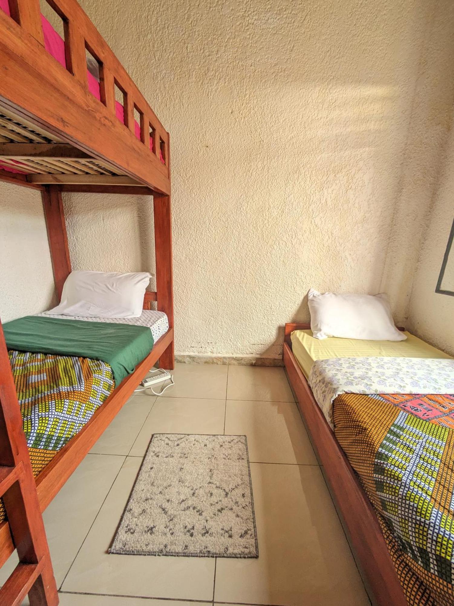 Randa'S House I Homestay ルヘンゲリ エクステリア 写真