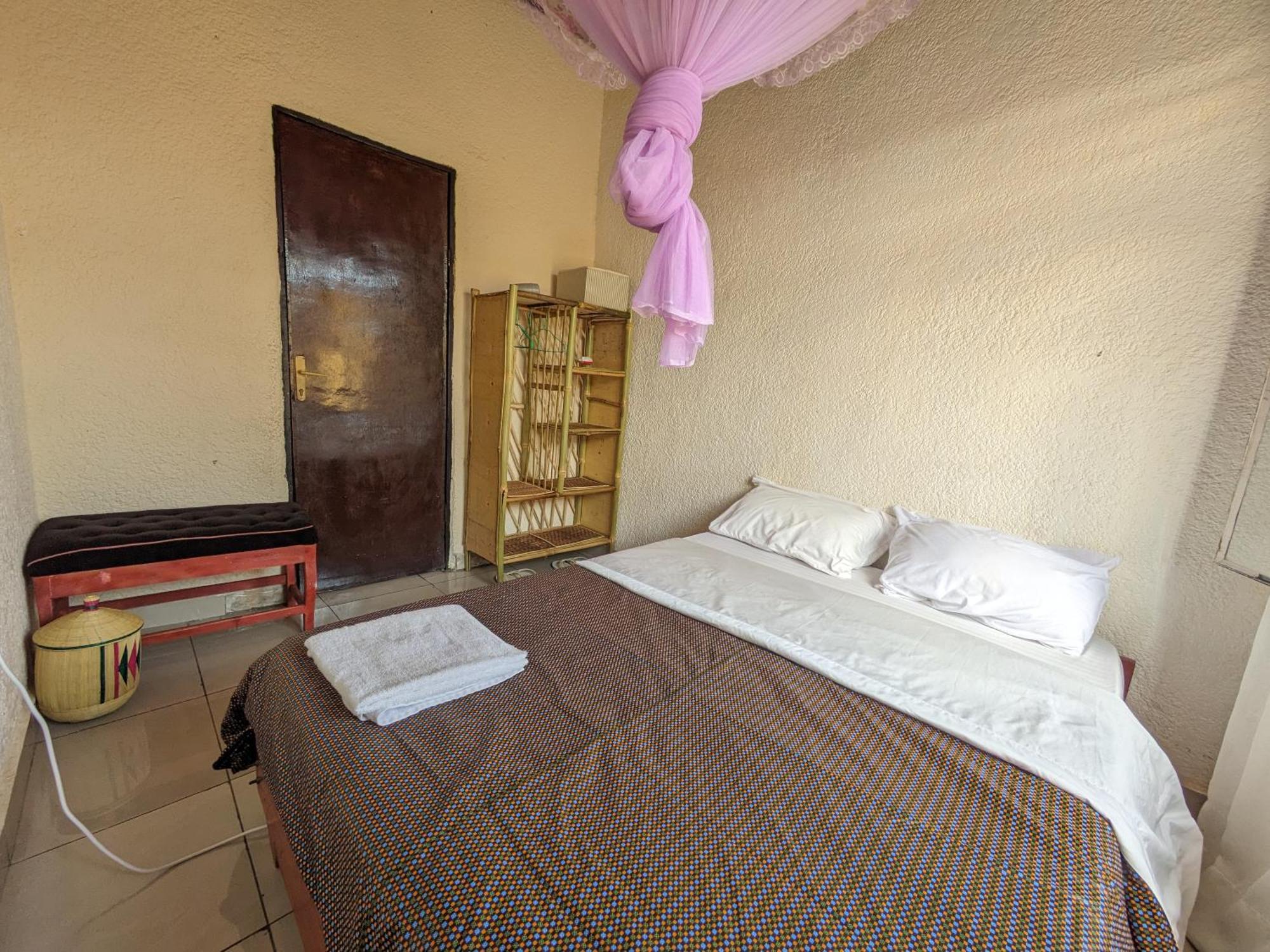 Randa'S House I Homestay ルヘンゲリ エクステリア 写真