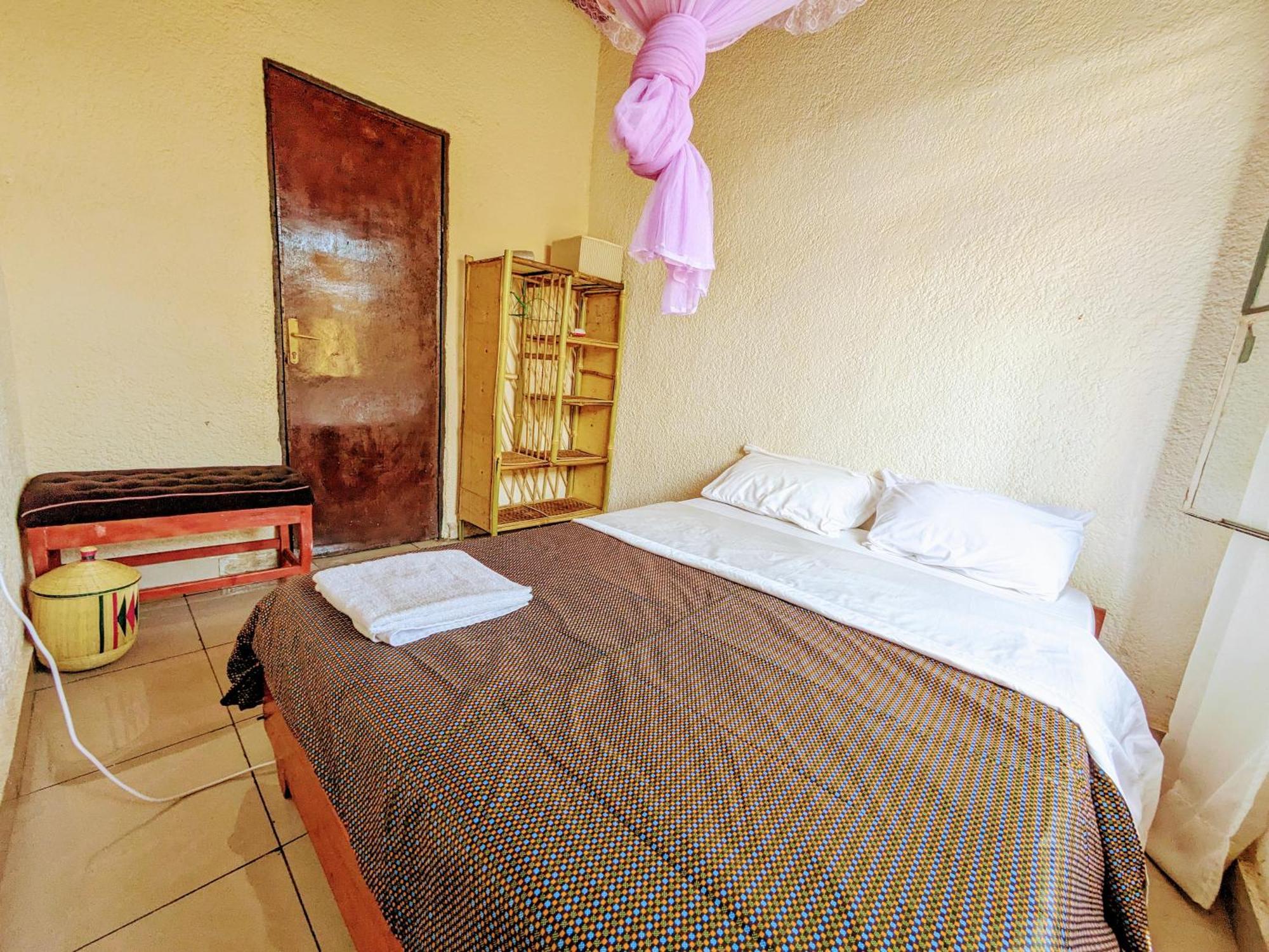 Randa'S House I Homestay ルヘンゲリ エクステリア 写真