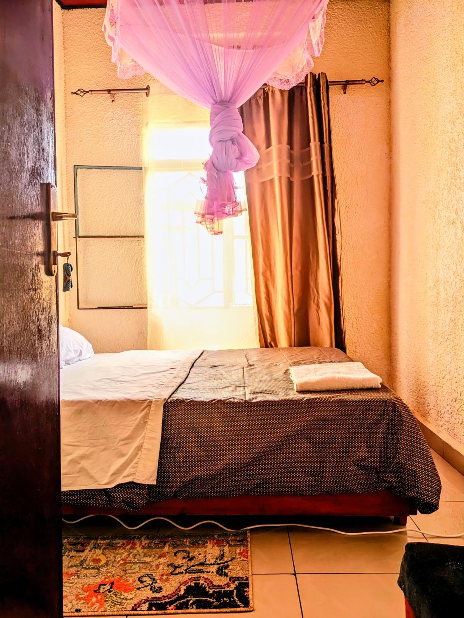Randa'S House I Homestay ルヘンゲリ エクステリア 写真